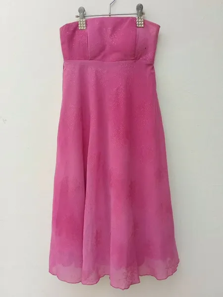 Vestido Tomara que Caia rosa chiclete y2k