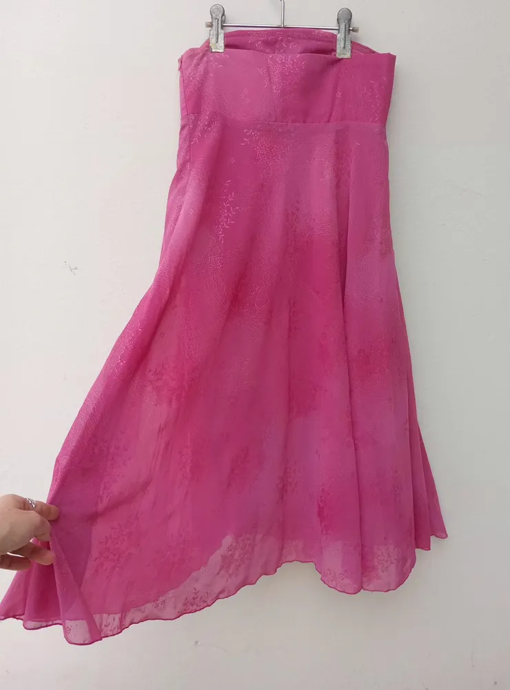 Vestido Tomara que Caia rosa chiclete y2k