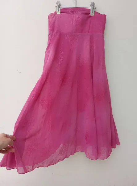 Vestido Tomara que Caia rosa chiclete y2k