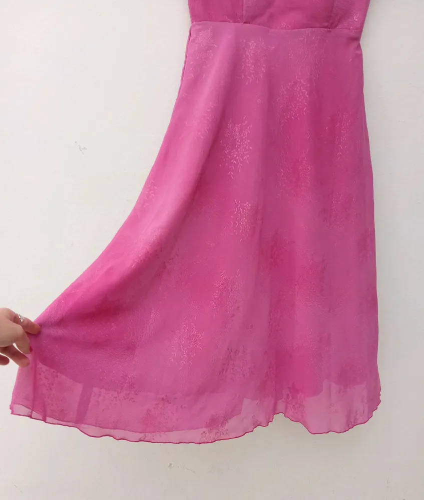 Vestido Tomara que Caia rosa chiclete y2k
