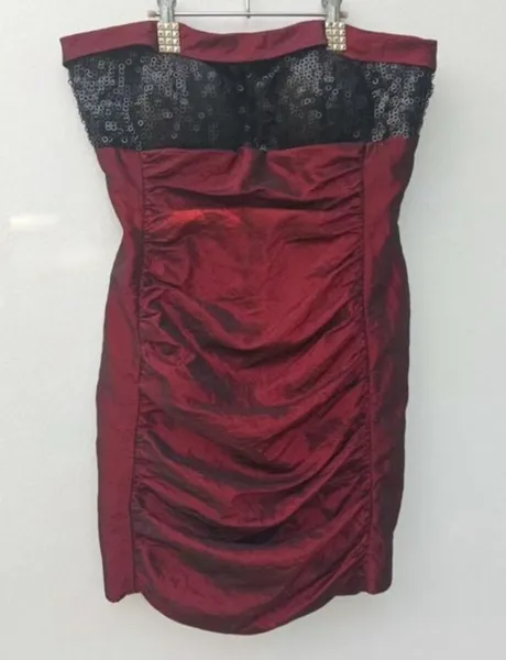 Vestido tomara que caia bordado anos 2000