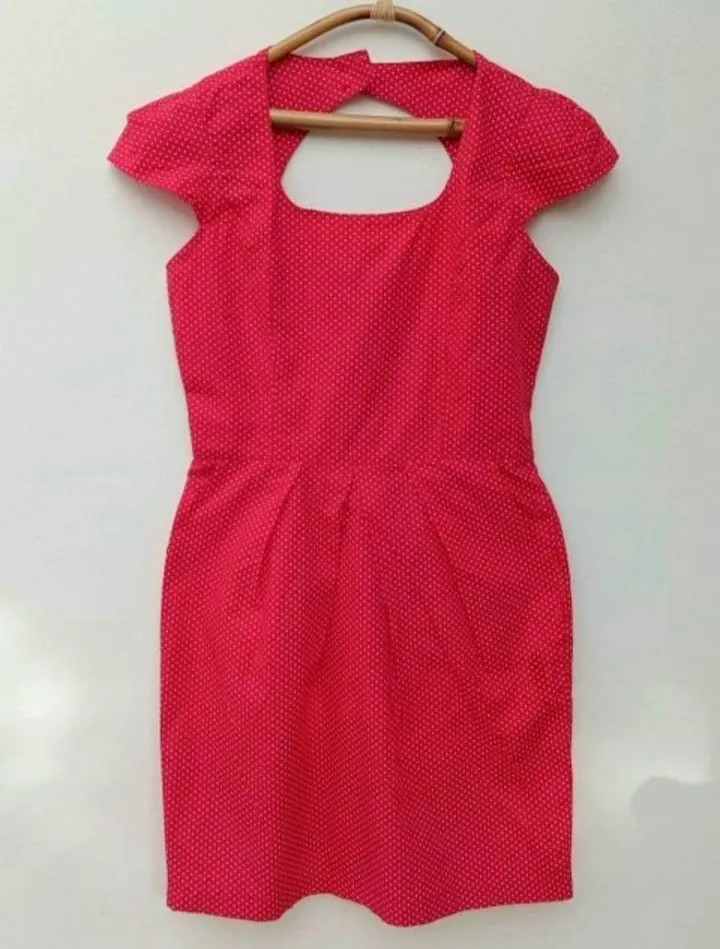 Vestido artesanal retrô poás vermelho com bolsos