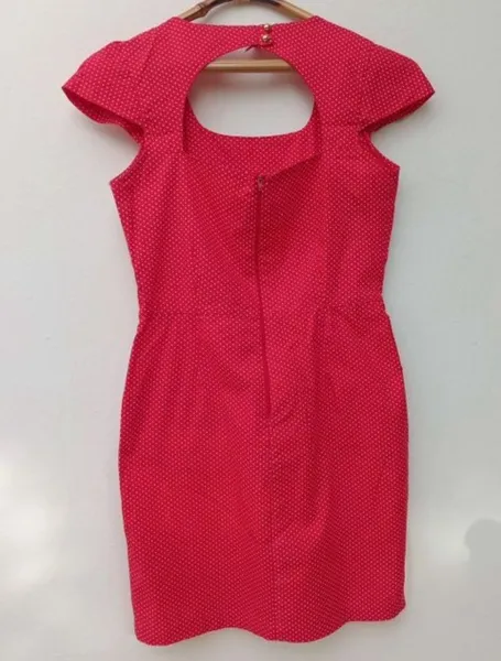 Vestido artesanal retrô poás vermelho com bolsos