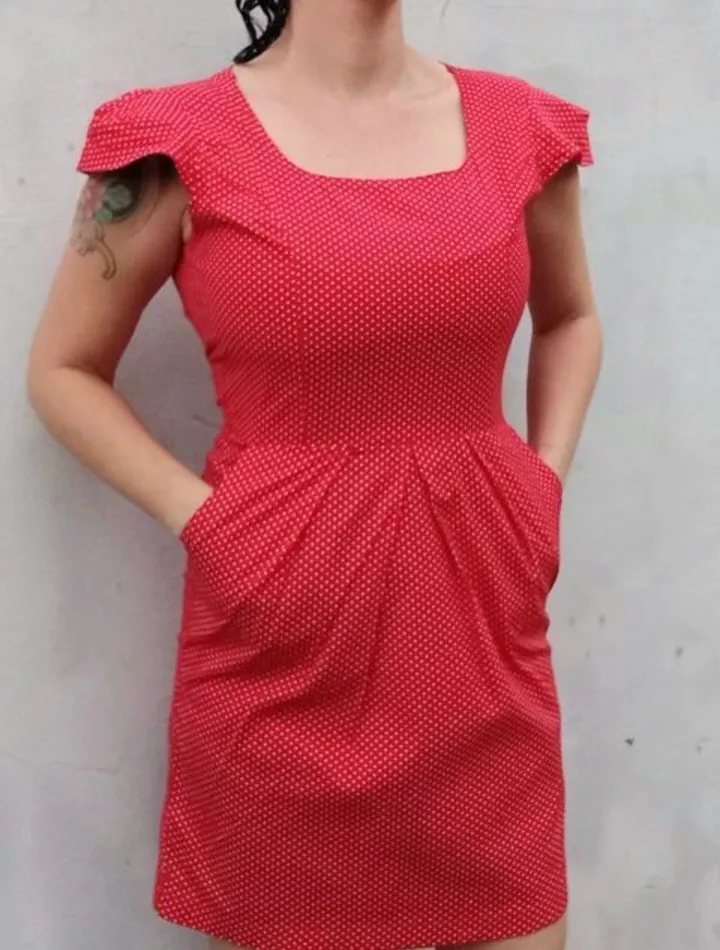 Vestido artesanal retrô poás vermelho com bolsos