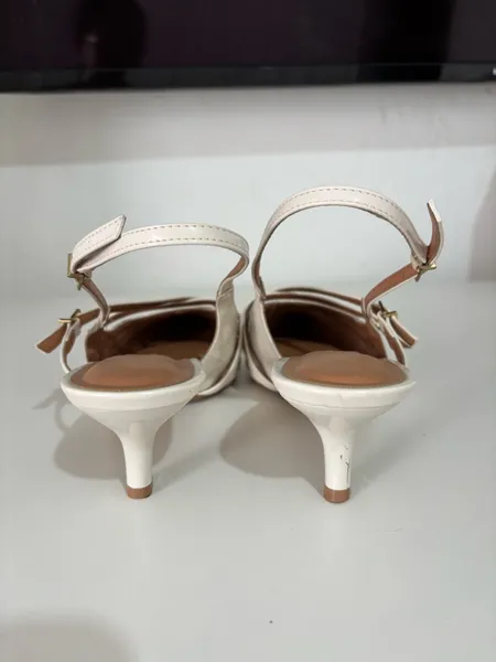 Scarpin Vizzano Bico Fino Nude/Off-White