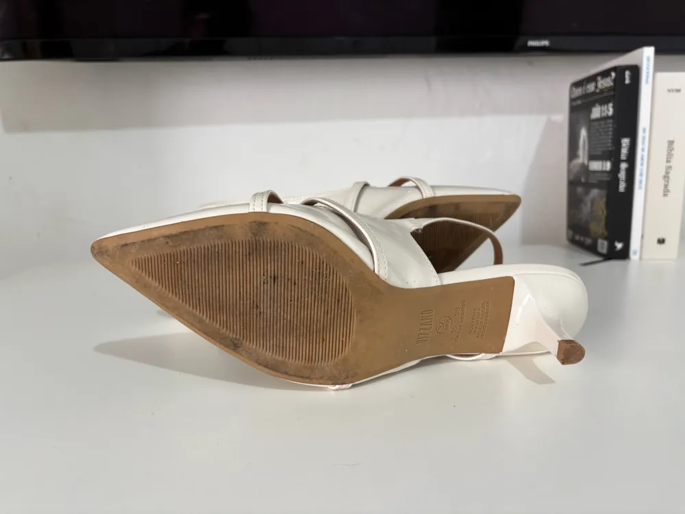 Scarpin Vizzano Bico Fino Nude/Off-White