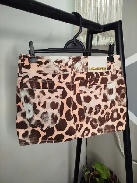 mimi saia nova Lança Perfume