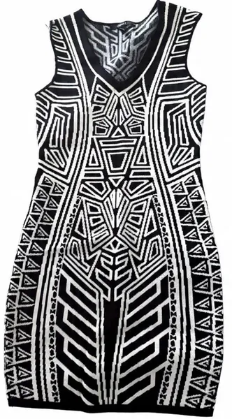 Vestido tubinho preto e branco da marca Forever 21