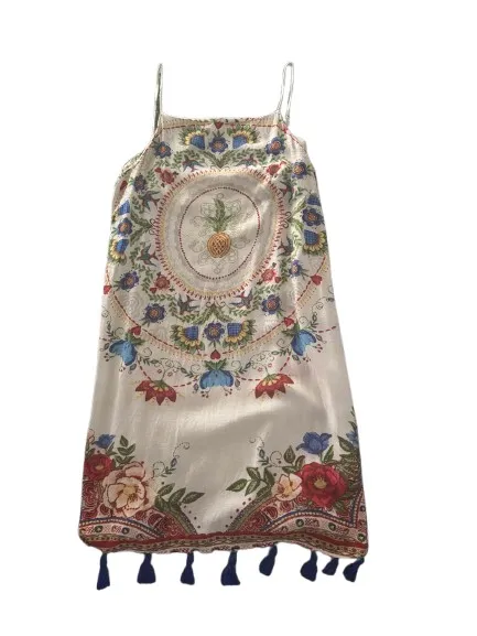 vestido estampado com composição floral da marca Farm