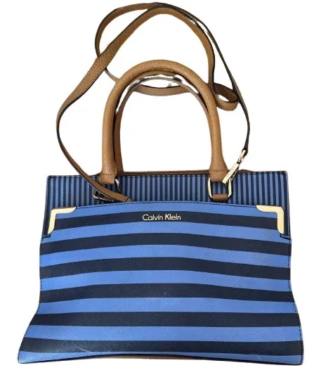 Bolsa azul com listras caramelos