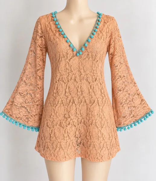 Saída de praia em renda trabalhada estilo Boho e artesanal