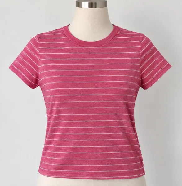 Blusa rosa com listra branca finas
