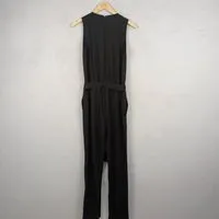 macacão preto amaro
