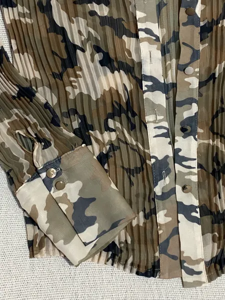 Camisa camuflada plissada G