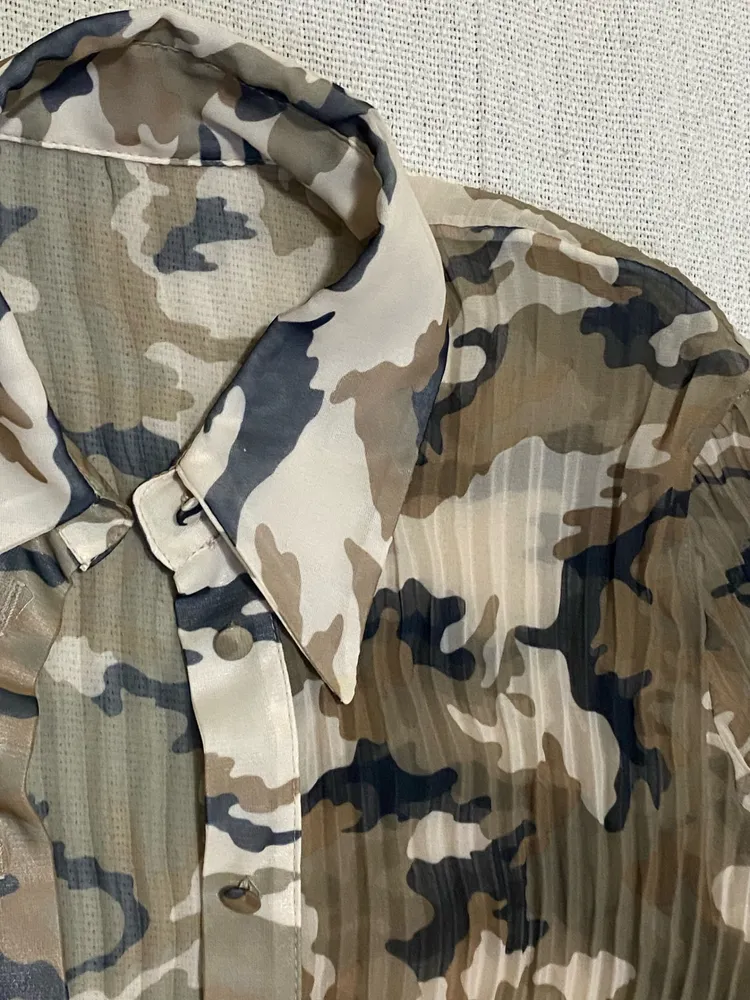 Camisa camuflada plissada G