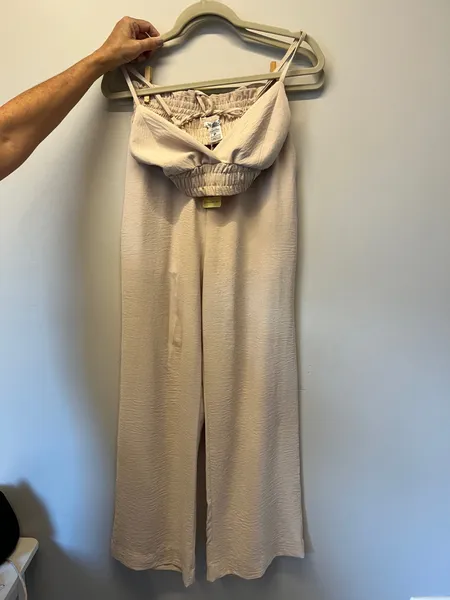 Conjunto de cropped e calça