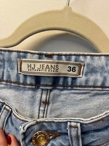 Calça jeans reta