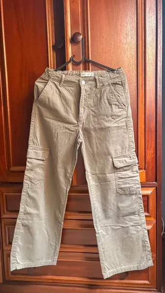 calça cargo zara infantil, tamanho 11-12, verde musgo