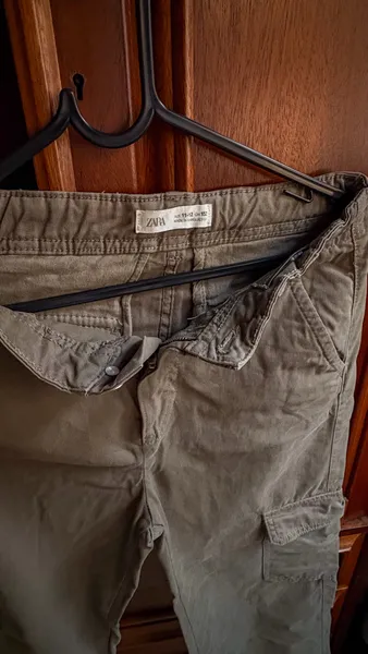 calça cargo zara infantil, tamanho 11-12, verde musgo