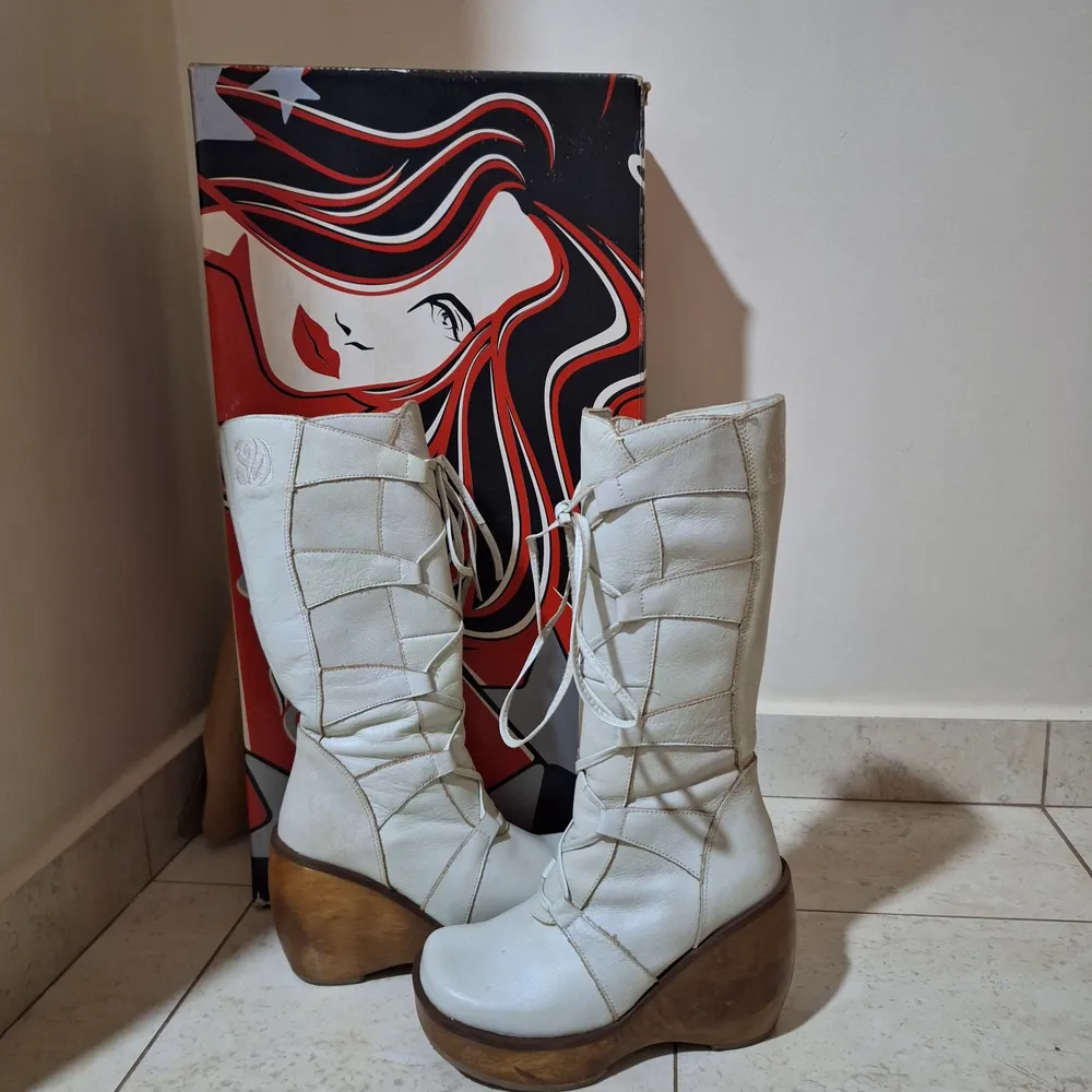 bota plataforma lui lui vintage anos 2000 - couro branco