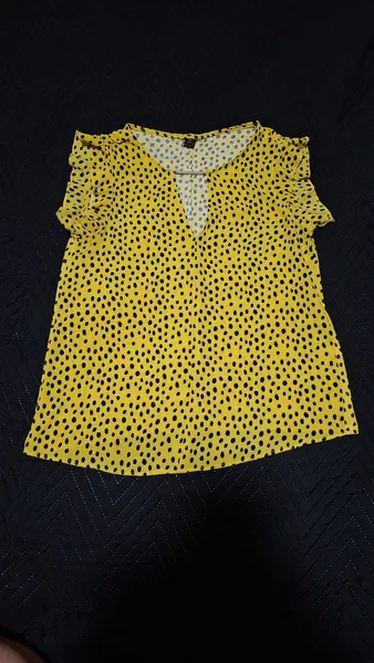 Blusa Amarela Feminina de Poá com Babados na Manga