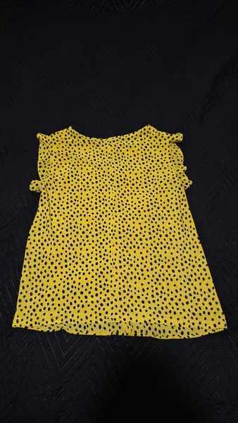 Blusa Amarela Feminina de Poá com Babados na Manga