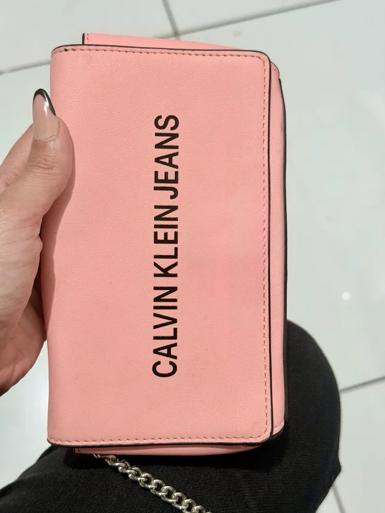 carteira / mini bolsa da linha Calvin Klein Jeans