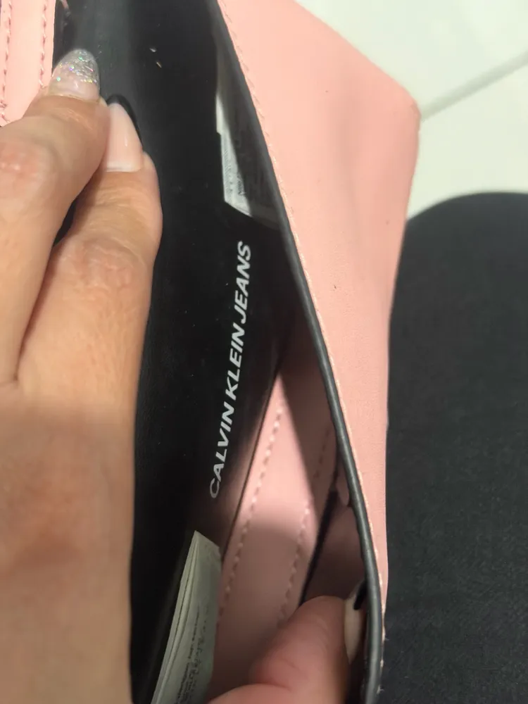 carteira / mini bolsa da linha Calvin Klein Jeans