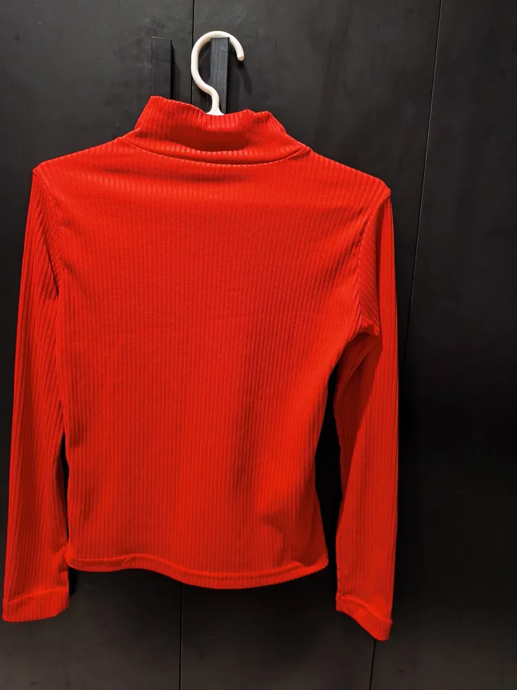 croped vermelho manga longa