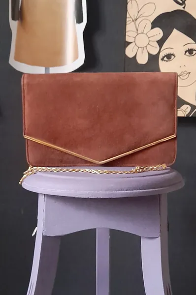 bolsa envelope camurça marrom vintage