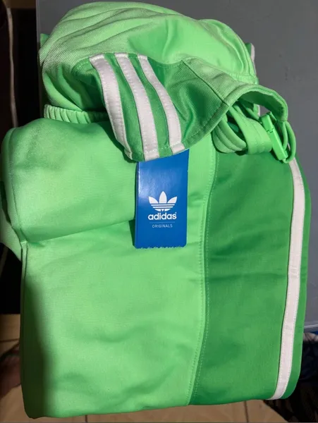macacão adidas originals verde pp
