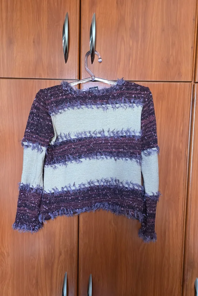 Casaquinho cardigan tweed roxo e dourado