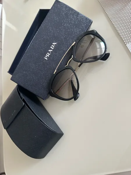 oculos de sol prada spr 12q preto