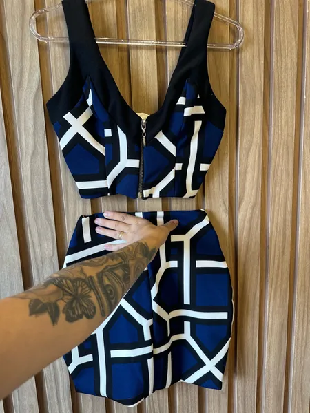 Conjunto Top e Saia