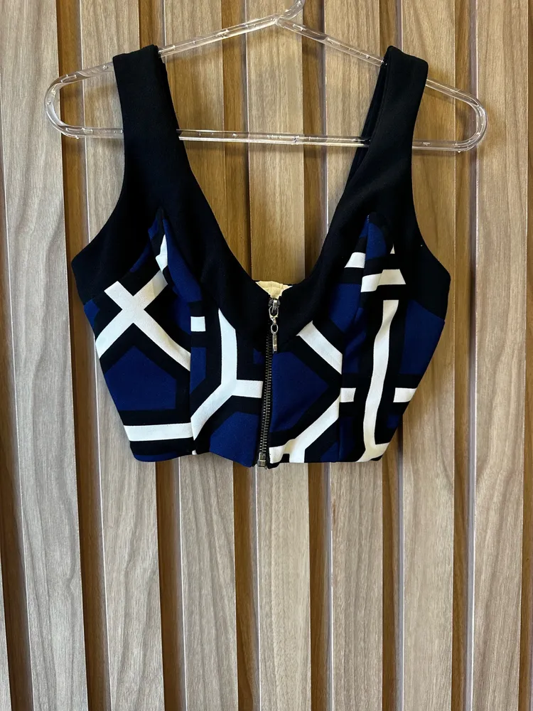 Conjunto Top e Saia