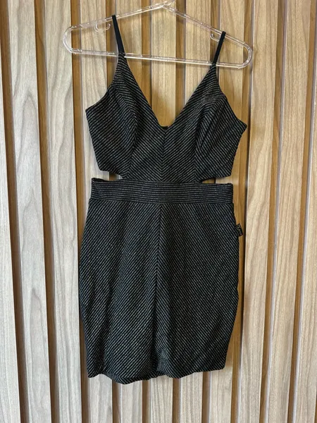 Vestido preto com brilho p
