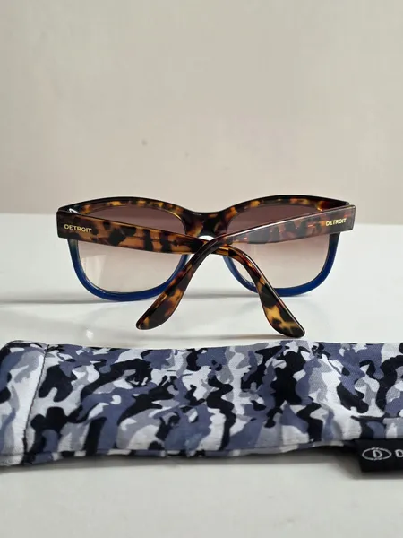 óculos de sol detroit arpoador tartaruga e azul