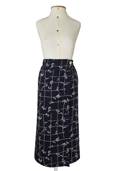 saia midi envelope floral preta