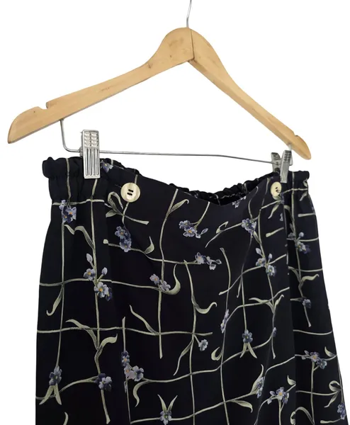 saia midi envelope floral preta