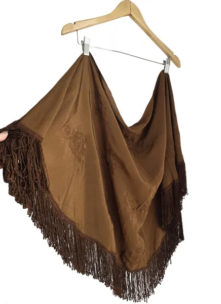 xale bordado com franjas marrom importado handmade