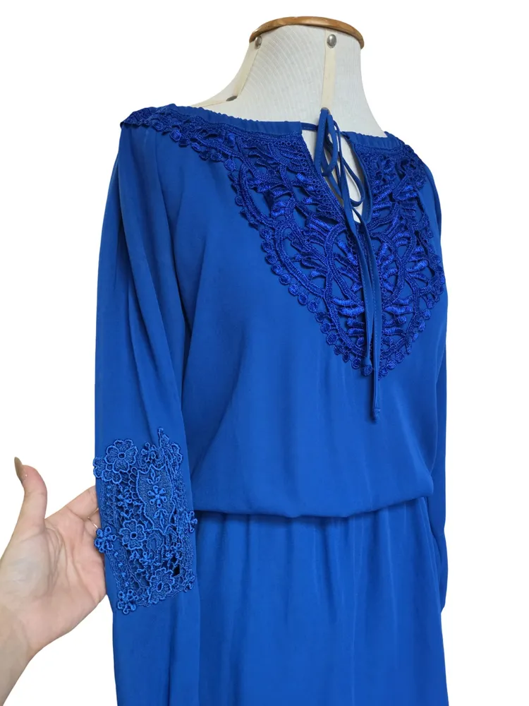 vestido azul royal com renda guipir manga longa elegante
