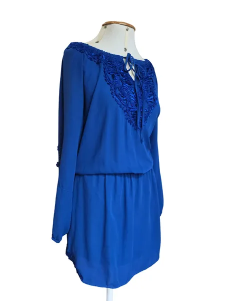 vestido azul royal com renda guipir manga longa elegante