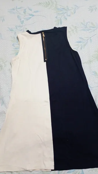 Vestido manga curta em Duas cores ..com forro interno