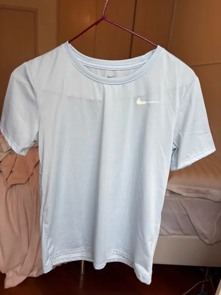 camiseta nike dei-fit azul