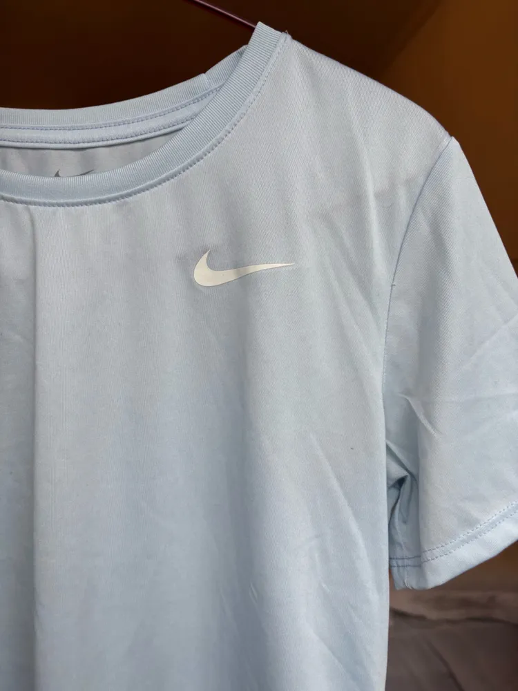 camiseta nike dei-fit azul