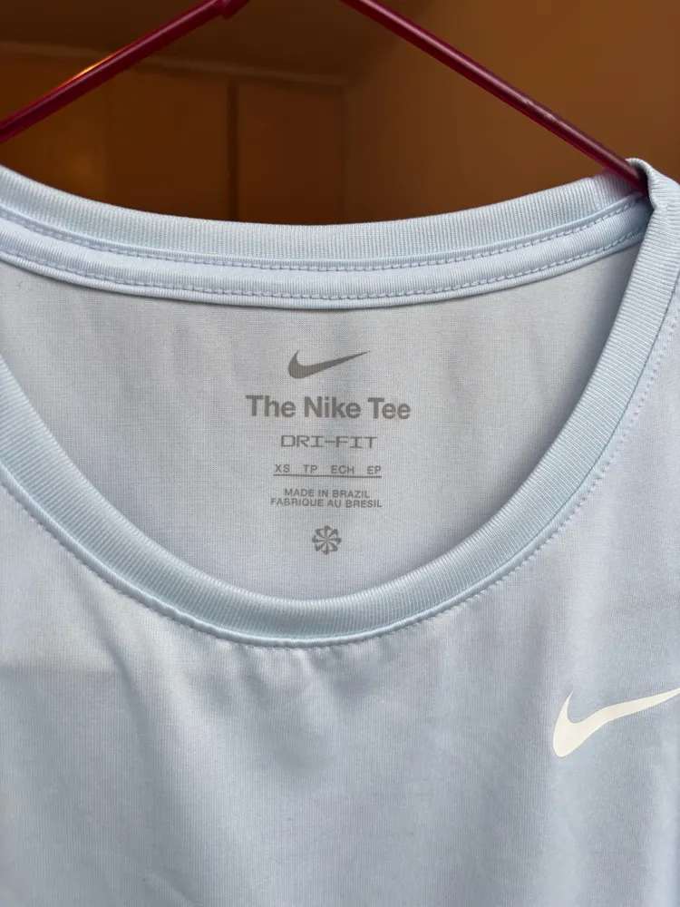 camiseta nike dei-fit azul