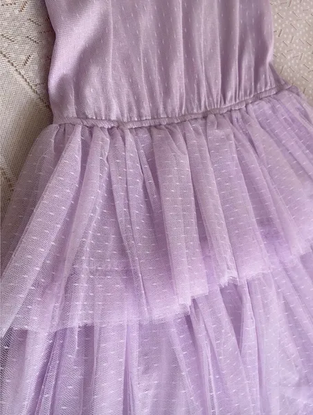 Vestido romântico lilás saia plissada tule