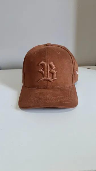 Boné Blck suede caramelo