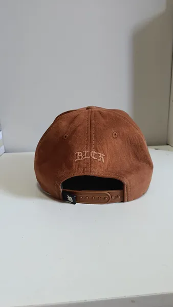 Boné Blck suede caramelo