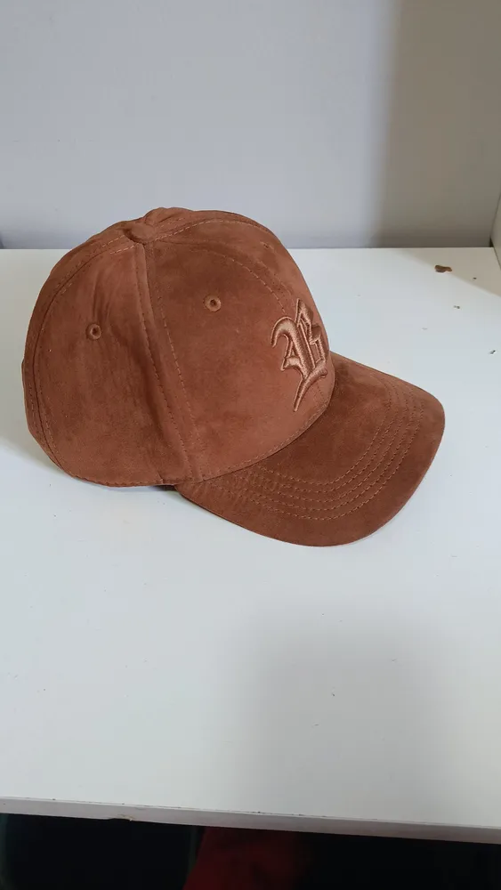 Boné Blck suede caramelo